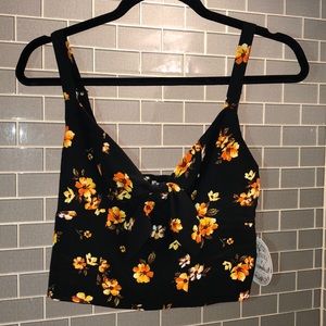 🌟BNWT- Floral top